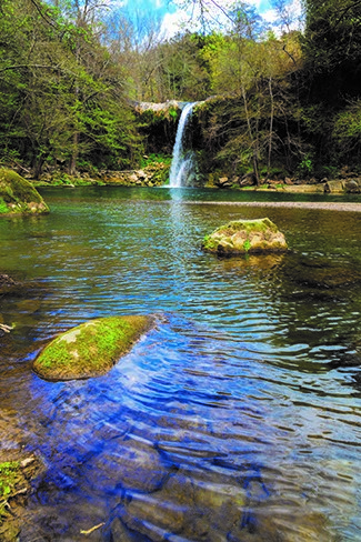 Toccoa Falls waterfall